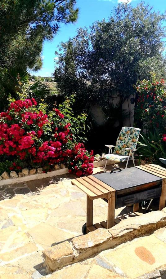 Cortijo Paraiso Charcon Higuera Exteriör bild